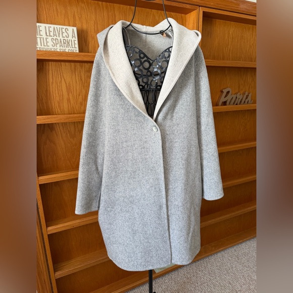 UNIQLO Women's Double Face Hooded Coat - Picture 6 of 9